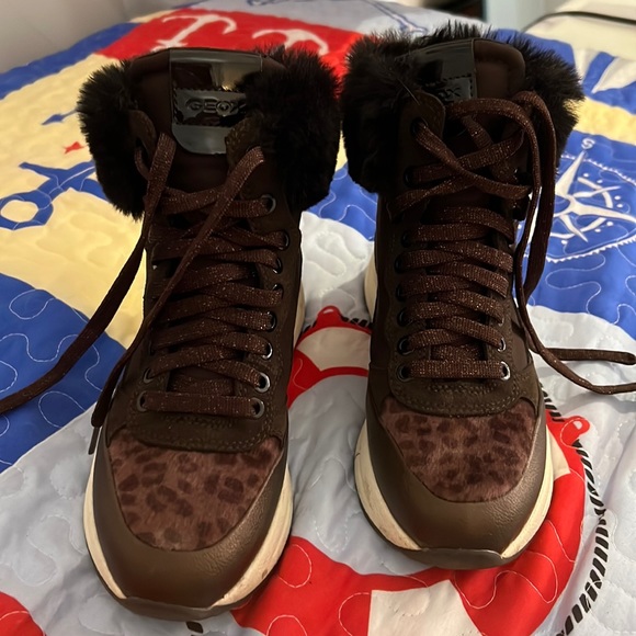 Geox boots in brown - Picture 1 of 4